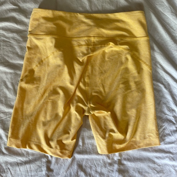 Outdoor Voices Warm Up shorts - Picture 3 of 5